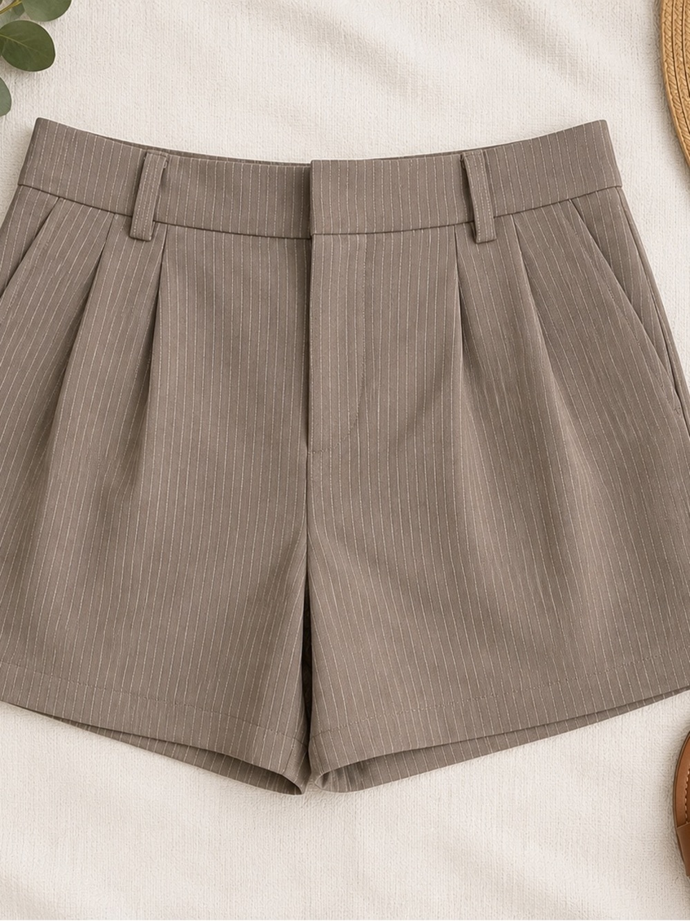 🤎 Streetwear Society Pinstripe Tailored Shorts – Size Large